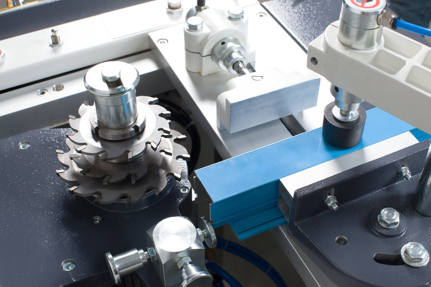POLAR - IV Automatic End Milling Machine